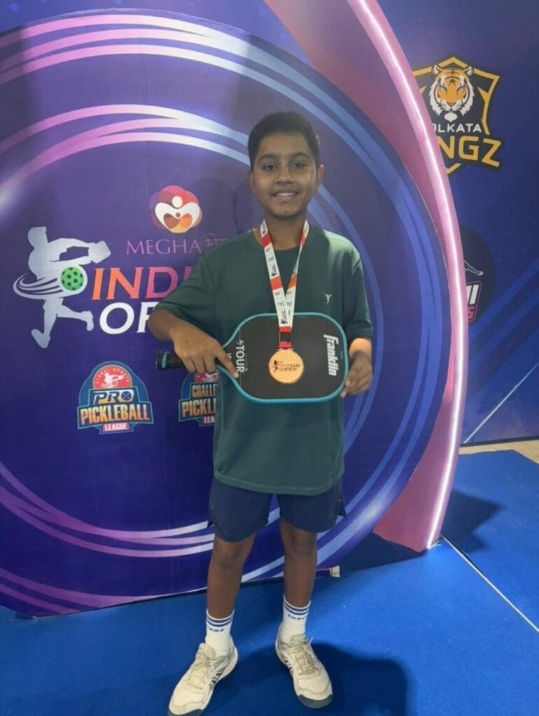 इंडियन ओपन पिकलबॉल टूर्नामेंट में छत्तीसगढ़ के आरिश का शानदार प्रदर्शन, दो मुकाबलों में जीता कांस्य पदक, छ्ग ओलम्पिक संघ के महासचिव सिसोदिया ने दी बधाई : Indian Open Pickleball Tournament 2 WhatsApp Image 2025 02 13 at 4.42.46 PM 860x1143 1