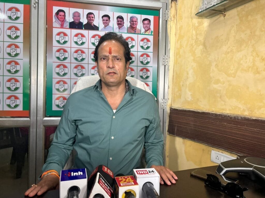 छत्तीसगढ़ पाठ्यपुस्तक निगम घोटाला, जांच पर पूर्व विधायक विकास उपाध्याय ने उठाया सवाल : Chhattisgarh Textbook Corporation Scam 1 WhatsApp Image 2025 02 14 at 1.36.20 PM 1 1536x1152 1