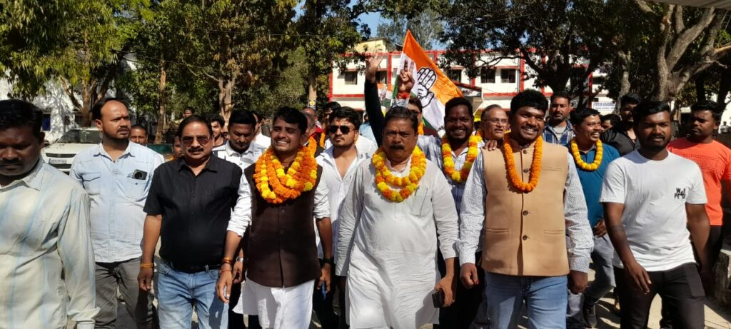 मैनपाट जनपद में भाजपा समर्थित और अंबिकापुर जनपद में कांग्रेस समर्थित बने अध्यक्ष-उपाध्यक्ष : President And Vice President 2 image 108