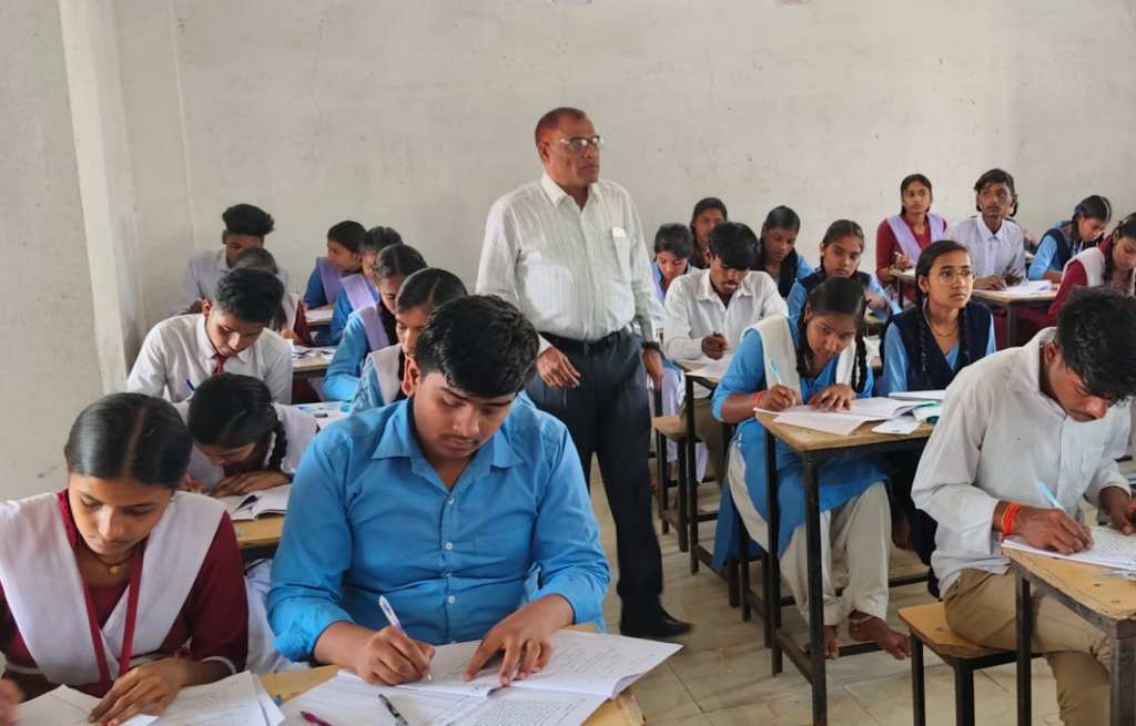 छत्तीसगढ़ बोर्ड ने लगाया प्रतिबंध, 127 शिक्षक नहीं जांच सकेंगे कॉपी, बोर्ड का मई में रिजल्ट : Chhattisgarh Board Imposed Ban 1 image 366