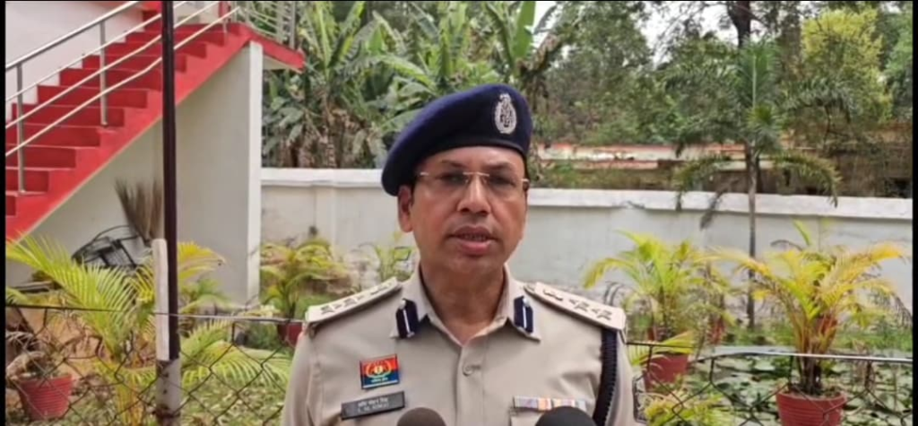 जशपुर पुलिस ने 24 के घंटे के अंदर सुलझाई महिला सरपंच के अंधे कत्ल की गुत्थी, आरोपी को किया गिरफ्तार : Murder of a Woman Sarpanch 2 image 29
