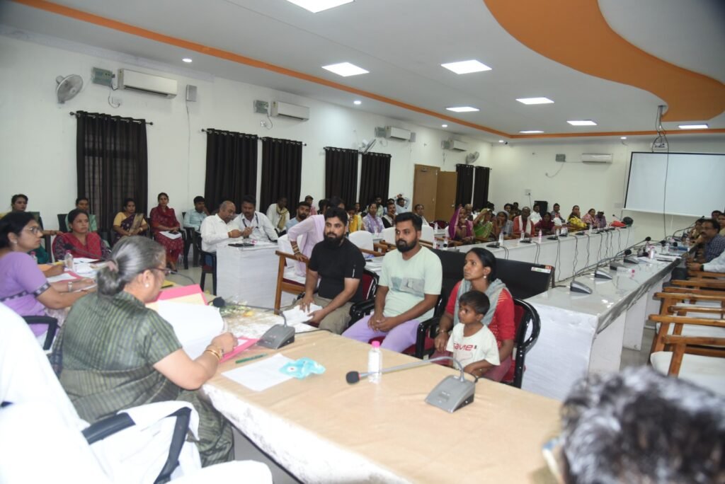 छत्तीसगढ़ महिला आयोग की सुनवाई, हत्या, पुलिस कस्टडी में मारपीट और भरण-पोषण के मामलों में सख्त निर्देश:Hearing of Chhattisgarh Women Commission 2 MAHILA AAYOG 5