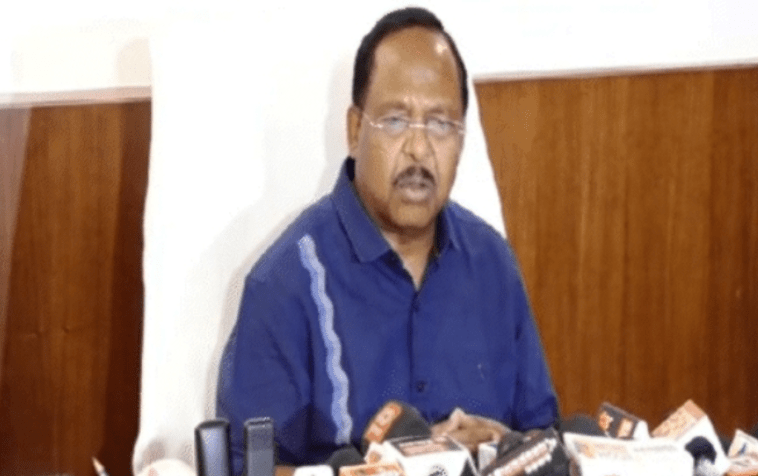 बलरामपुर में रेत माफिया की निर्मम हत्या पर मंत्री रामविचार नेताम ने जताई गहरी संवेदना, कड़ी कार्रवाई का आश्वासन : Brutal Murder of Sand Mafia in Balrampur 1 image 104