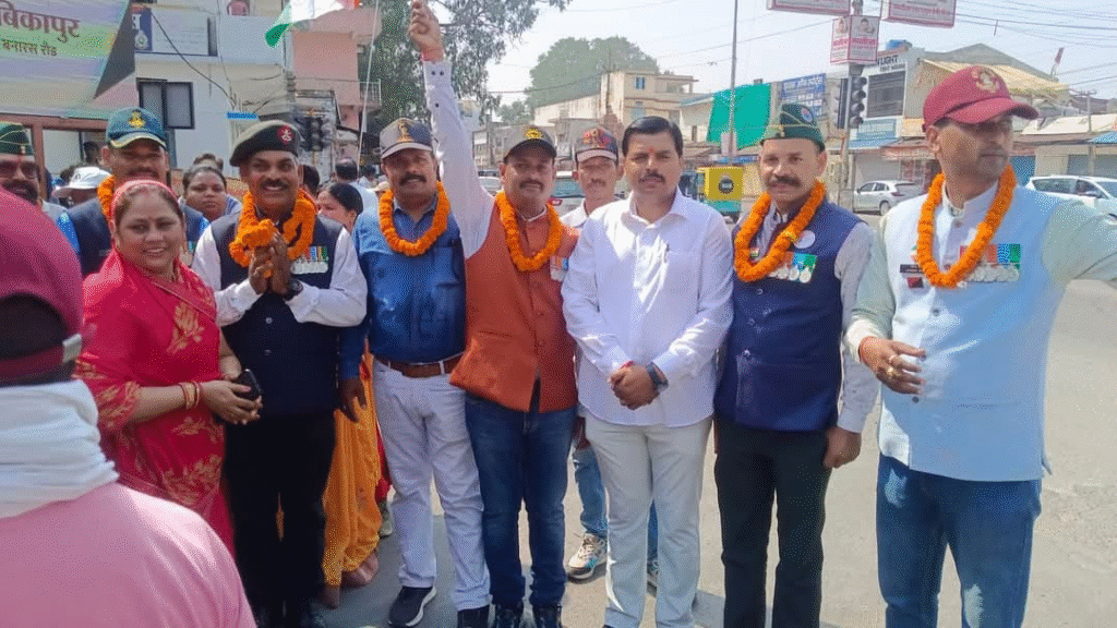 AMBIKAPUR नगर पालिक निगम के द्वारा तिरंगा यात्रा, अंबिकापुर नगर के मुख्य मार्गो पर निकाला गया : Tiranga Yatra by AMBIKAPUR Municipal Corporation 2 image 160