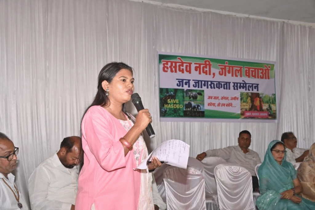 हसदेव में पेड़ों की कटाई से हो रही जीव जंतु की मौत : Cutting of Trees in Hasdeo 1 image 297