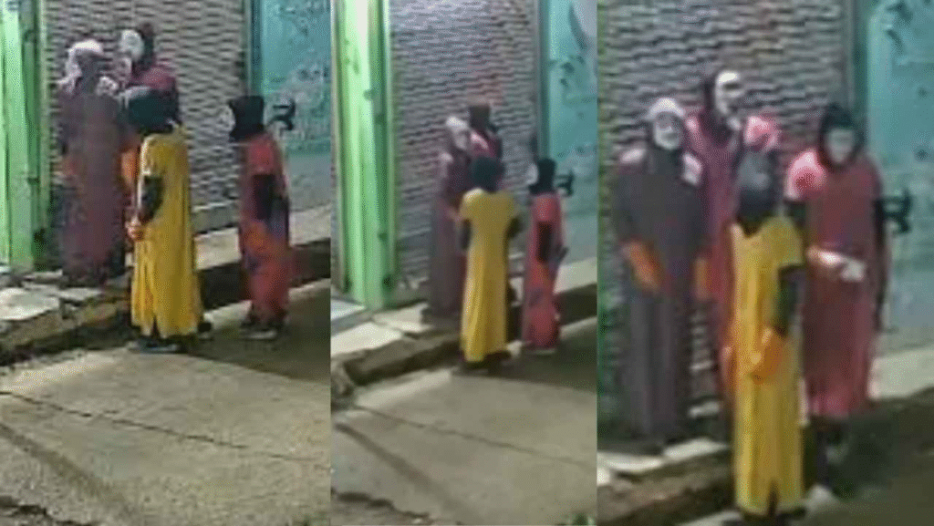 गाउन और मुखौटा पहनकर ज्वेलरी शॉप में लाखों की चोरी, CCTV में कैद हुई वारदात : Stolen a Jewellery Shop 1 image 380