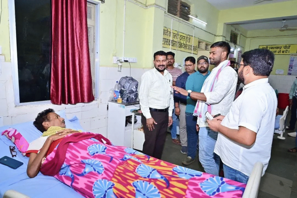 सीतापुर के सामुदायिक स्वास्थ्य केंद्र में व्यवस्थाओं का निरीक्षण, मरीजों को मिल रही बेहतर सुविधाएं : Community Health Center in Sitapur 1 image 432