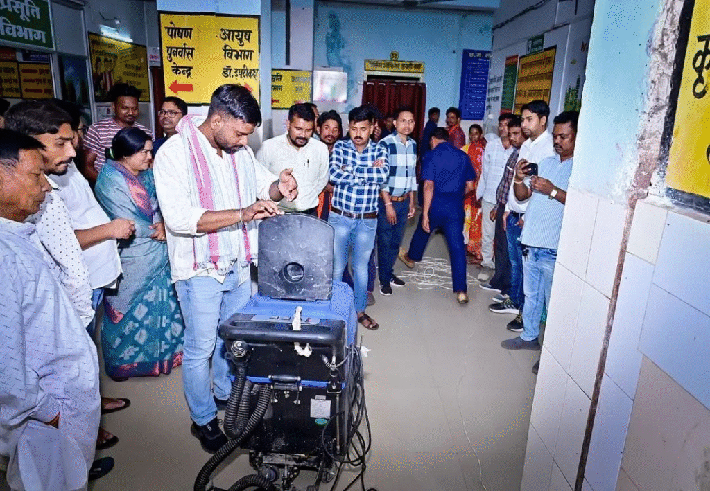 सीतापुर के सामुदायिक स्वास्थ्य केंद्र में व्यवस्थाओं का निरीक्षण, मरीजों को मिल रही बेहतर सुविधाएं : Community Health Center in Sitapur 2 image 433