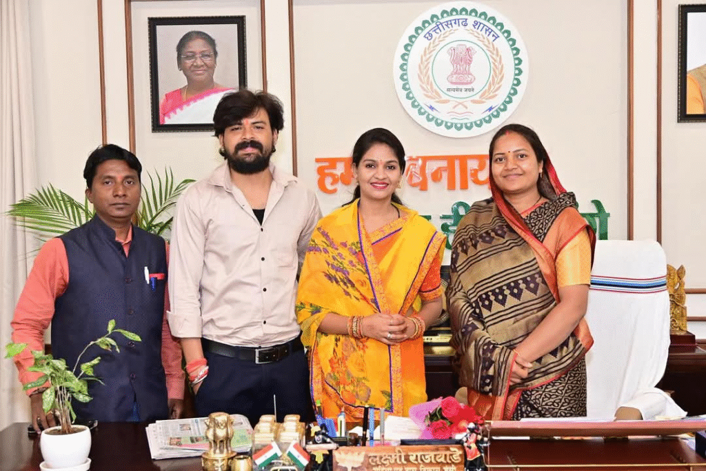 जानकी भाग 1” फ़िल्म की टीम ने महिला एवं बाल विकास मंत्री श्रीमती लक्ष्मी राजवाड़े को भेजा आमंत्रण : Janaki Part 1 1 image 194