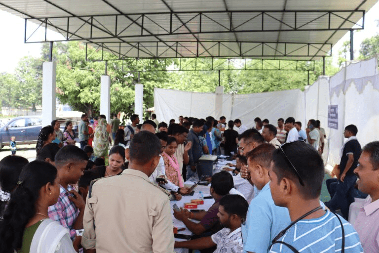 सरगुजा पुलिस के नेतृत्व में पुलिसकर्मियों व परिवारों के लिए सुविधा शिविर का सफल आयोजन : Facility Camp for policemen 1 image 204