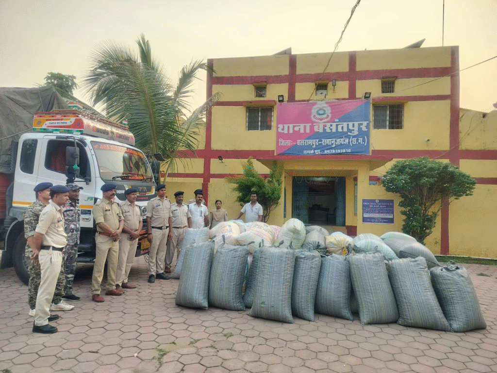 सीमा पर तस्करी की बड़ी कोशिश नाकाम, बलरामपुर पुलिस ने पकड़ा 1.30 करोड़ का डोडा : Doda Worth 1.30 Crores 1 image 207
