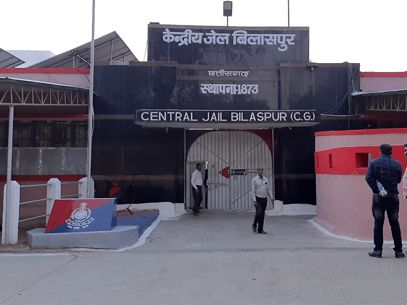 सेंट्रल जेल में फिल्मी अंदाज में कैदी की फरारी, 22 फीट दीवार फांदकर चकमा दिया सुरक्षा को : Jumping Over 22 Feet Wall 3 image 217
