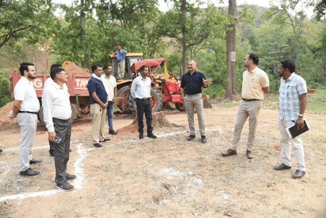 रामगढ़ महोत्सव की तैयारियों का निरीक्षण : कलेक्टर ने दिए समय पर सभी व्यवस्थाएं पूर्ण करने के निर्देश : Inspection of Preparations for Ramgarh Mahotsav 1 image 244