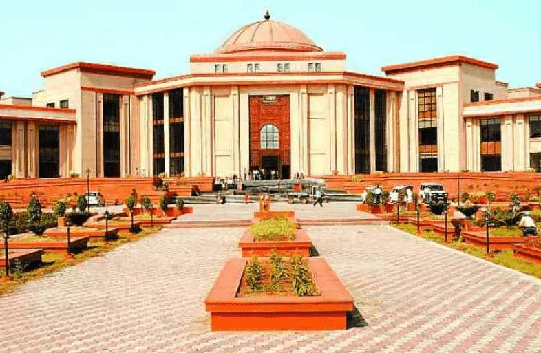 छत्तीसगढ़ हाईकोर्ट में प्राचार्य पदोन्नति केस: वरिष्ठता, प्रधान पाठक और कोटा विवाद पर तीसरे दिन भी बहस, सोमवार को फिर सुनवाई : Principal Promotion Case in CG High Court 2 image 327