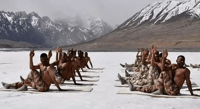 अंतर्राष्ट्रीय योग दिवस पर ITBP के जवानों ने पैंगोंग त्सो के किनारे 14,000 फीट की ऊंचाई पर किया योग प्रदर्शन,योग की ताकत दुनिया देख रही है : ITBP Soldiers Performed Yoga Altitude of 14,000 Feet 1 image 508