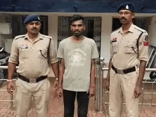 भिलाई: सुपरवाइजर ने कंपनी मालिक से अननेचुरल सेक्स कर वीडियो बनाकर 29.40 लाख की ब्लैकमेलिंग की : Blackmailed Him for Rs 29.40 Lakh 2 image 513