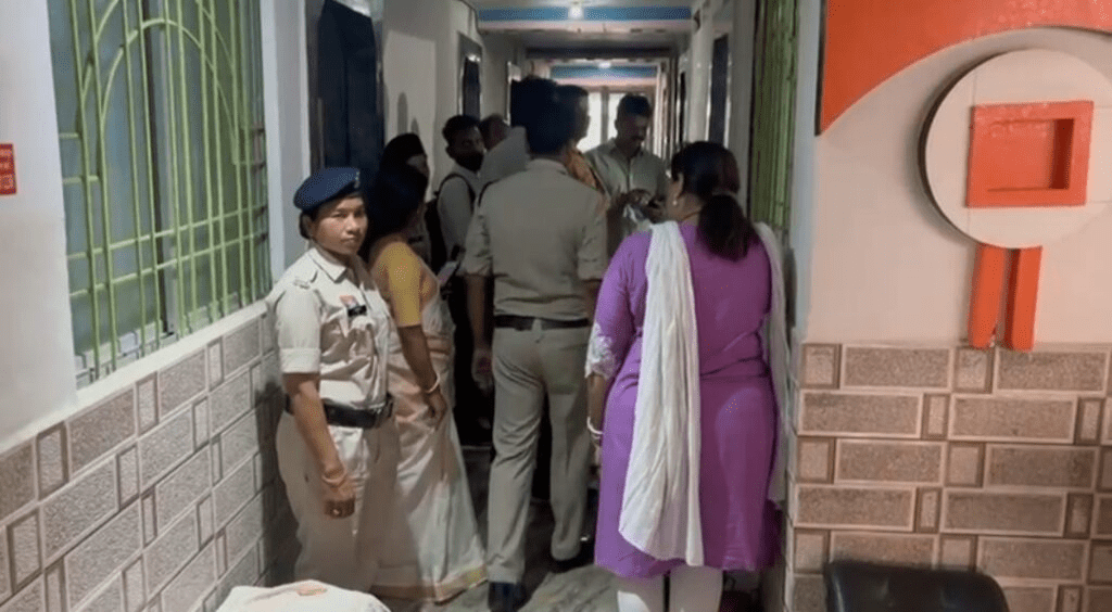 हरिओम ज्वेलरी और होटल माउंटेन पर प्रशासन का शिकंजा, करोड़ों की लोन राशि नहीं चुकाने पर हुई सख्त कार्रवाई : Hari Om Jewellery and Hotel Mountain 2 image 630