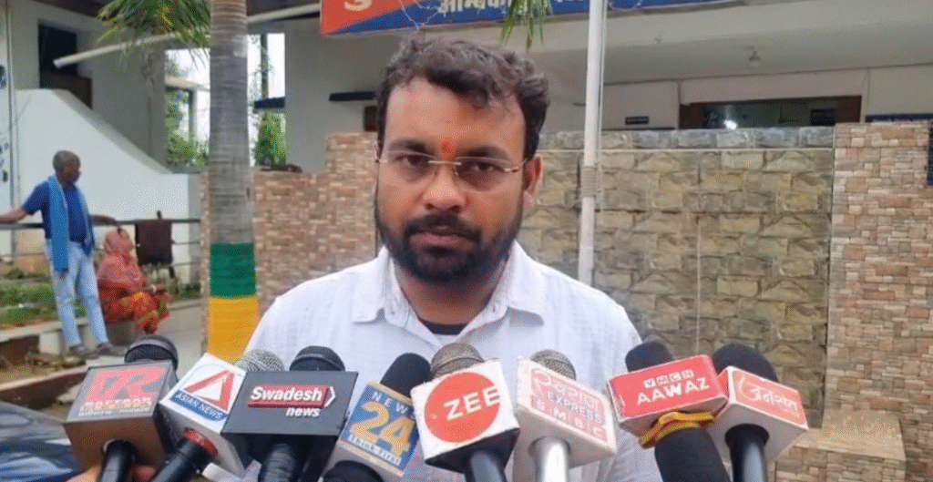 सरगुजा में जमीन के लेनदेन के बहाने प्रॉपर्टी डीलर का अपहरण, 6 करोड़ की फिरौती मांगी; पुलिस ने एक शख्स को गिरफ्तार किया : Property Dealer Kidnapped 2 image 672