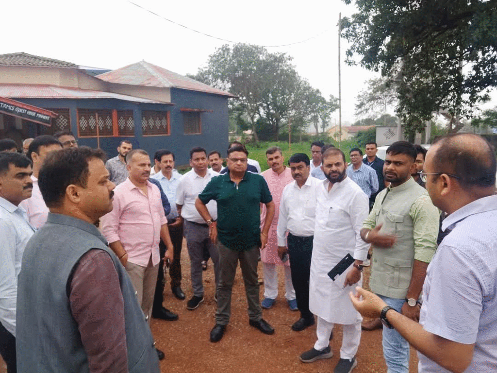 मैनपाट मंडल में तीन दिवसीय विधायक दल प्रशिक्षण शिविर की तैयारियों पर जिला कलेक्टर की समीक्षा बैठक : District Collector's Review Meeting 3 image 680