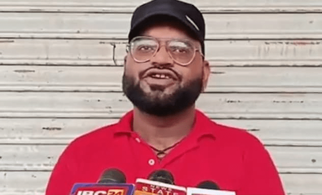रघुनाथ जिला चिकित्सालय की बदहाली: मरीजों को छत से टपकते पानी के नीचे इलाज : Raghunath District Hospital's Plight 4 image 689