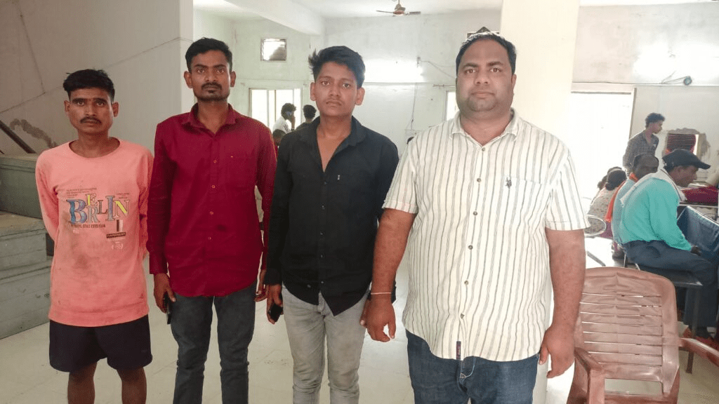 सूरजपुर में अवैध कोयला तस्करी पर पुलिस की बड़ी कार्रवाई: 55 टन कोयला, वाहन और नकदी जब्त, 4 गिरफ्तार : illegal Coal Smuggling in Surajpur 2 image 8