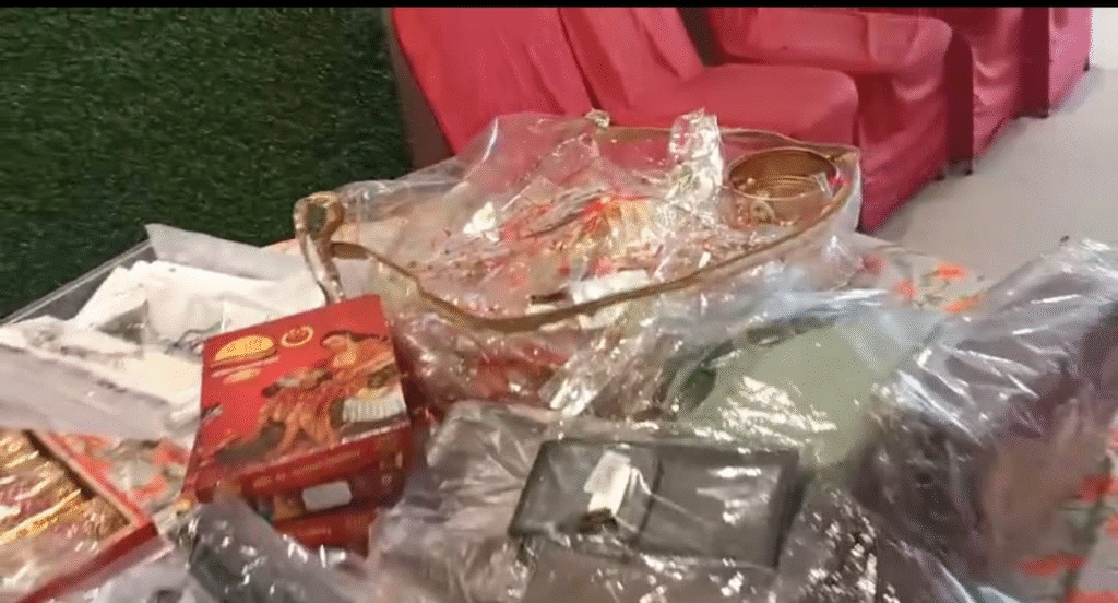 अलंकार होटल, अंबिकापुर में चौथा सावन श्रृंगार मेला 2025: परंपरा, संस्कृति और श्रृंगार का भव्य आयोजन : Fourth Sawan Shringar Mela 2025 at Alankar Hotel Ambikapur 2 image 131