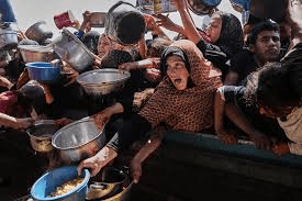 गाजा पट्टी में इजरायल-हमास युद्ध के कारण भुखमरी की गंभीर स्थिति,खाना देखते ही टूट पड़े लोग : Gaza Strip Serious Situation of Starvation 1 image 283