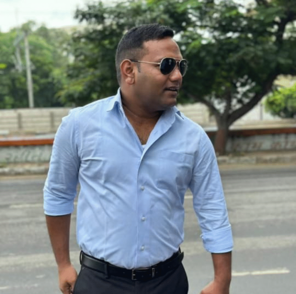 आरक्षक प्रवीण सिंह पर महादेव सट्टा चलाने के गंभीर आरोप, पुलिस कार्रवाई से बचने के लिए जहर खाने का नाटक : Mahadev Satta on Constable Praveen Singh Consuming Poison to Avoid Police Action 1 image 286