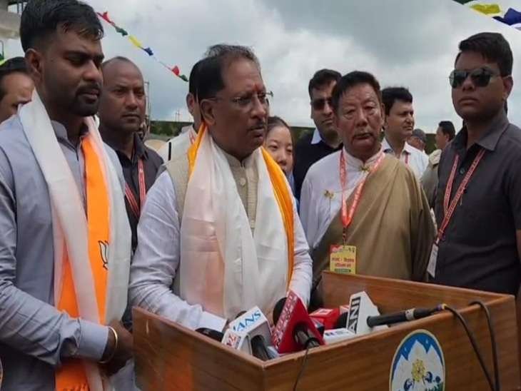 सरगुजा के मैनपाट में तिब्बती संस्कृति के बीच मुख्यमंत्री ने बुद्ध प्रतिमा का किया अनावरण : Chief Minister Unveiled the Buddha Statue in Mainpat 1 whatsapp image 2025 07 09 at 103034f3d5c60a 1752037914