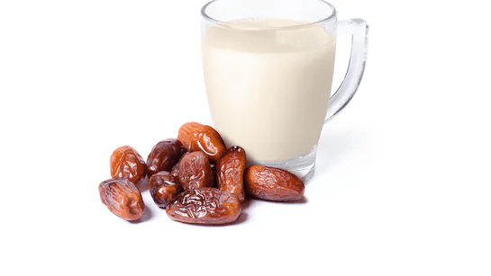 दूध में भीगे खजूर: सेहत का खजाना और स्वास्थ्य के अद्भुत फायदे : Dates Soaked in Milk Amazing Health Benefits 2 image 107