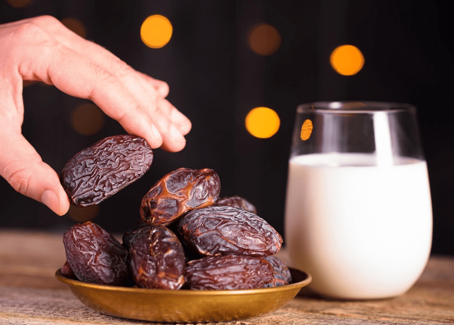 दूध में भीगे खजूर: सेहत का खजाना और स्वास्थ्य के अद्भुत फायदे : Dates Soaked in Milk Amazing Health Benefits 4 image 109