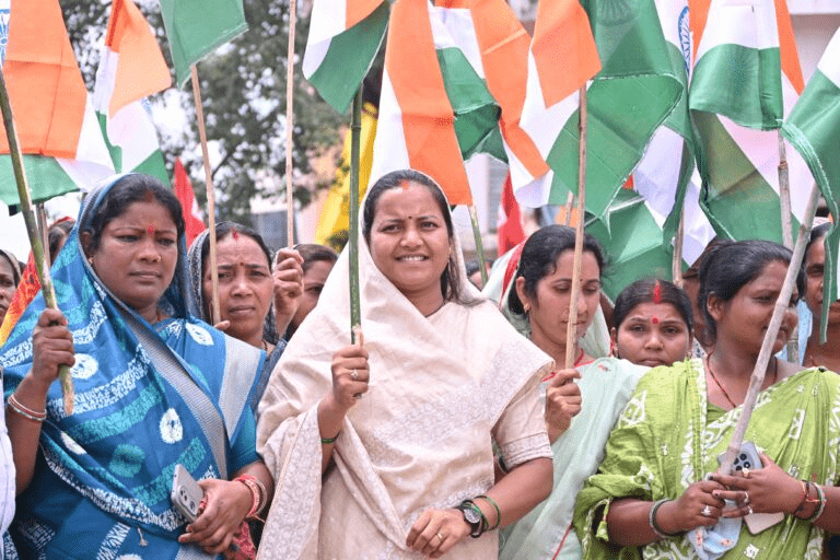 हर घर तिरंगा अभियान में छत्तीसगढ़ में जोश, मंत्री लक्ष्मी राजवाड़े ने बढ़ाया उत्साह : Chhattisgarh is Enthusiastic About the Tricolor Campaign in Every Home 4 image 189