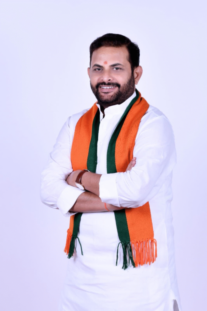 भाजपा प्रदेश महामंत्री अखिलेश सोनी का सरगुजा में प्रथम आगमन, भव्य स्वागत की तैयारियाँ पूर्ण : BJP State General Secretary Akhilesh Soni's First Arrival in Surguja 2 image 441