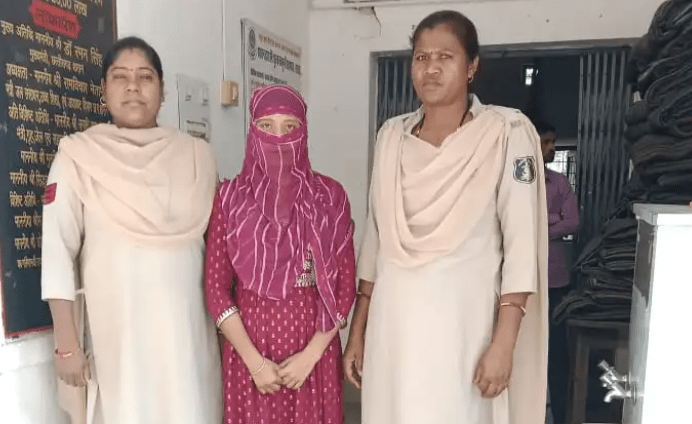 बलरामपुर: आंगनबाड़ी भर्ती फर्जीवाड़ा मामले में पकड़ी गई शाहिना परविन सहित नौ आरोपी जेल में : Anganwadi Recruitment Fraud Case Nine accused Arrested in Balrampur 2 image 525