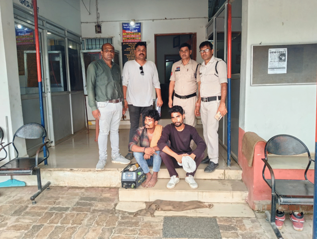 बॉडी रिपेयर शॉप से चोरी के मामले मे 02 आरोपी गिरफ्तार : 02 accused arrested in case of theft from body repair shop 2 image 195