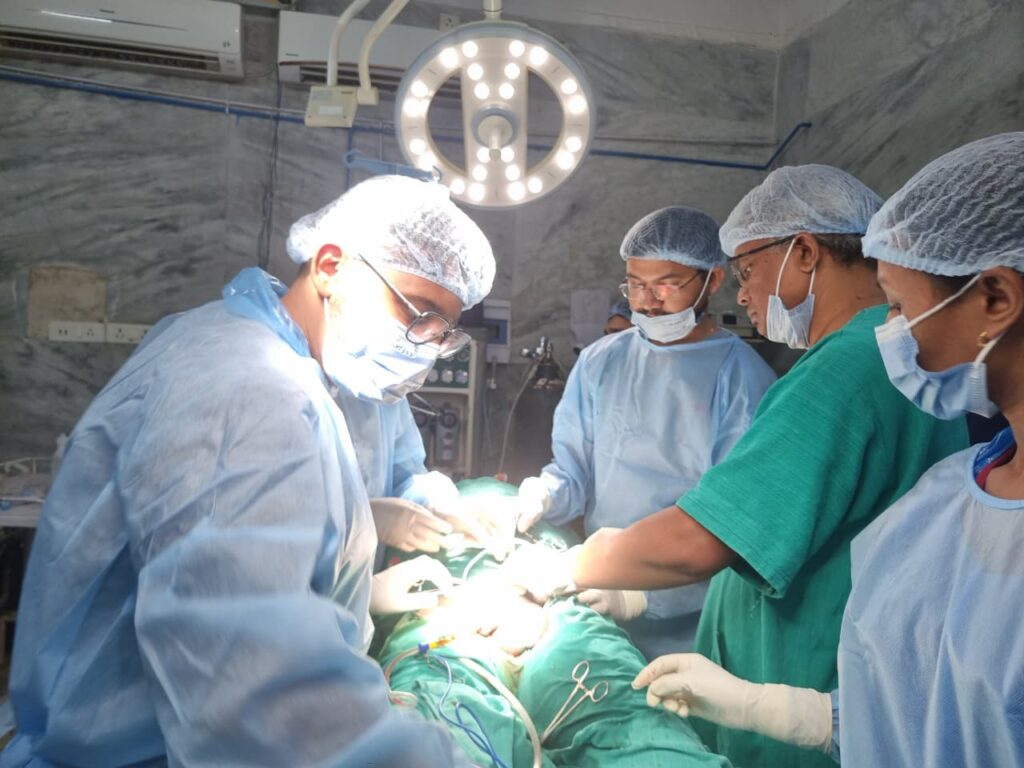 अंबिकापुर अस्पताल में अजीब मामला: कैदी के शरीर में फंसी पेंसिल, मूत्र रुकने से हुई परेशानी : Ambikapur hospital Pencil stuck in prisoner's body 2 image 349