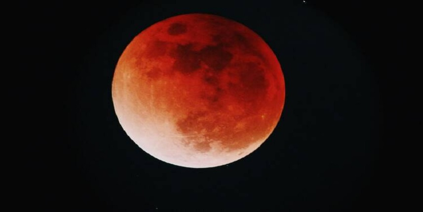 7-8 सितंबर को दिखेगा साल 2025 का ब्लड मून — पूर्ण चंद्र ग्रहण की अद्भुत रात : blood moon of 2025 will be visible on September 7-8 4 image 89