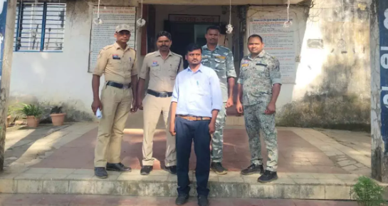 सरगुजा में पटवारी का फर्जीवाड़ा, जमीन बिक्री के नाम पर 14 लाख की ठगी कर गिरफ्तार : Patwari arrested in Surguja for fraud duping him of Rs 14 lakh in the name of land sale 2 image 44