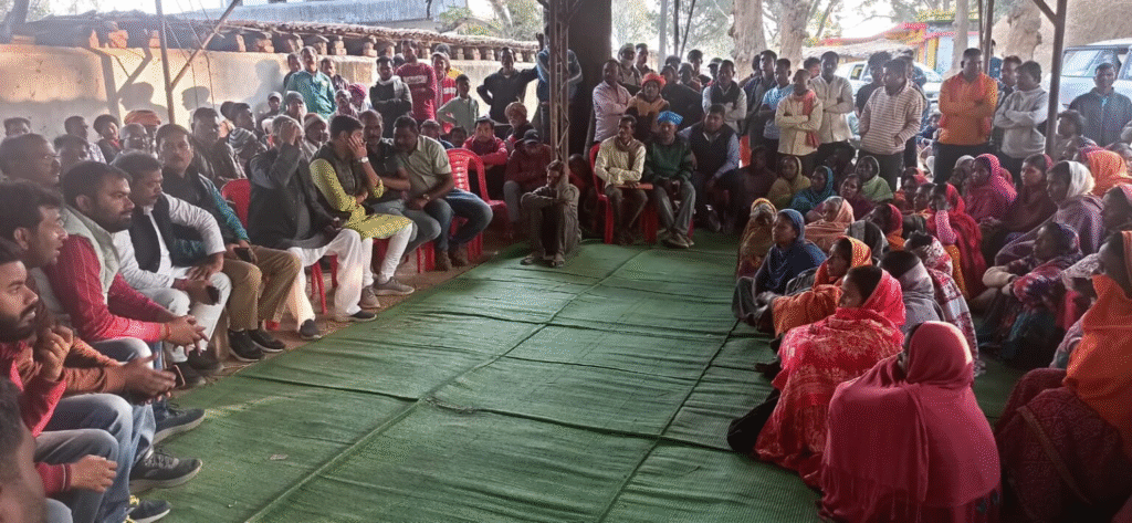 अमेरा कोल खदान विवाद : कांग्रेस जांच दल पहुंचा, टीएस सिंहदेव ने सरकार पर जनता दबाने का आरोप लगाया : Amera coal mine dispute 3 image 5