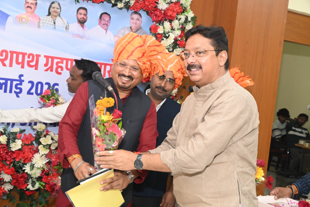 नगर निगम अंबिकापुर के मनोनीत पार्षदों का हुआ शपथ ग्रहण : Swearing in ceremony held for nominated councilors of Ambikapur Municipal Corporation 2 image 18